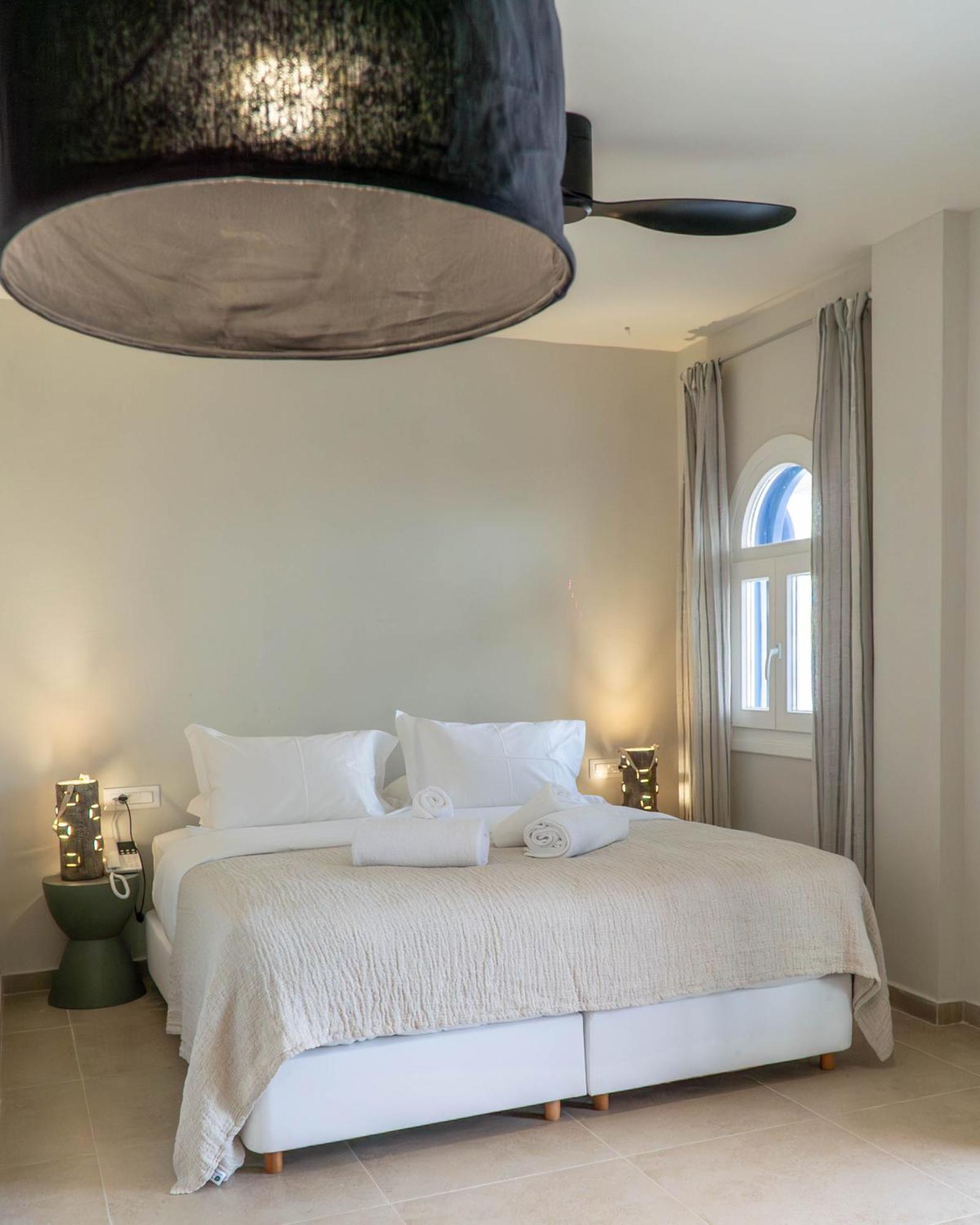 The Noverian Bios Santorini Boutique Hotel Fira  Værelse billede