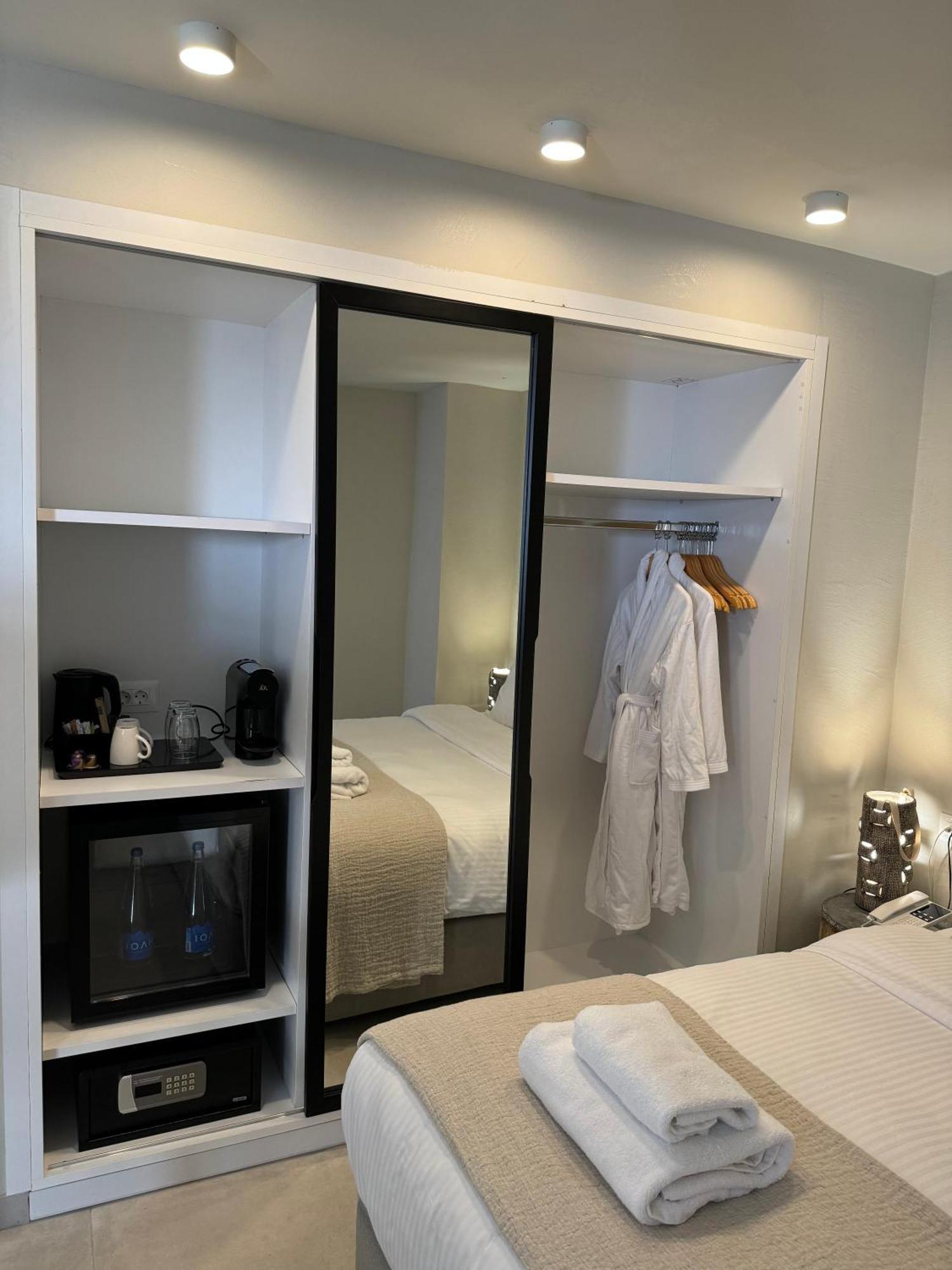 The Noverian Bios Santorini Boutique Hotel Fira  Værelse billede