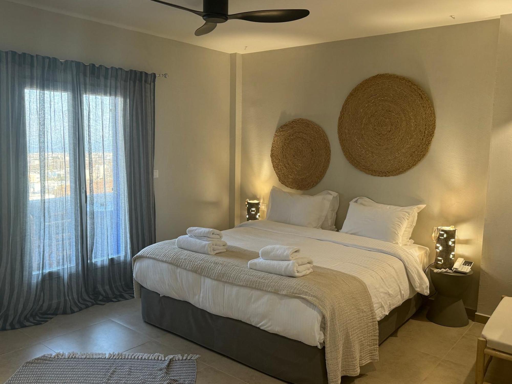 The Noverian Bios Santorini Boutique Hotel Fira  Værelse billede